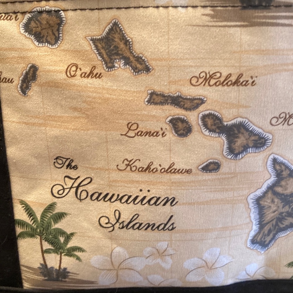 Hawaiian Islands Canvas Tote Bag in Beige and Black - Picture 2 of 12